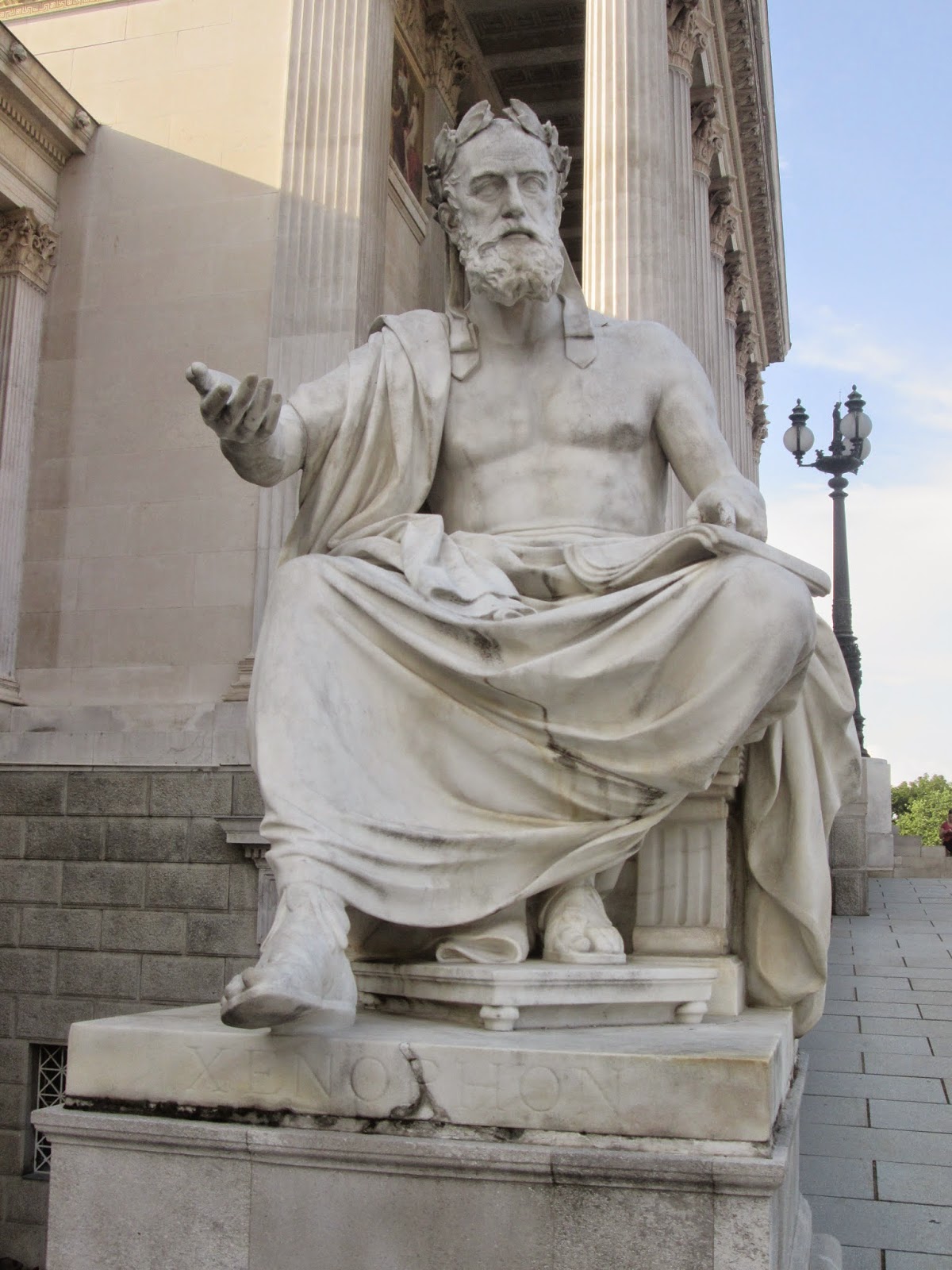 TRAS LAS HUELLAS DE HERÓDOTO. . . : JENOFONTE.