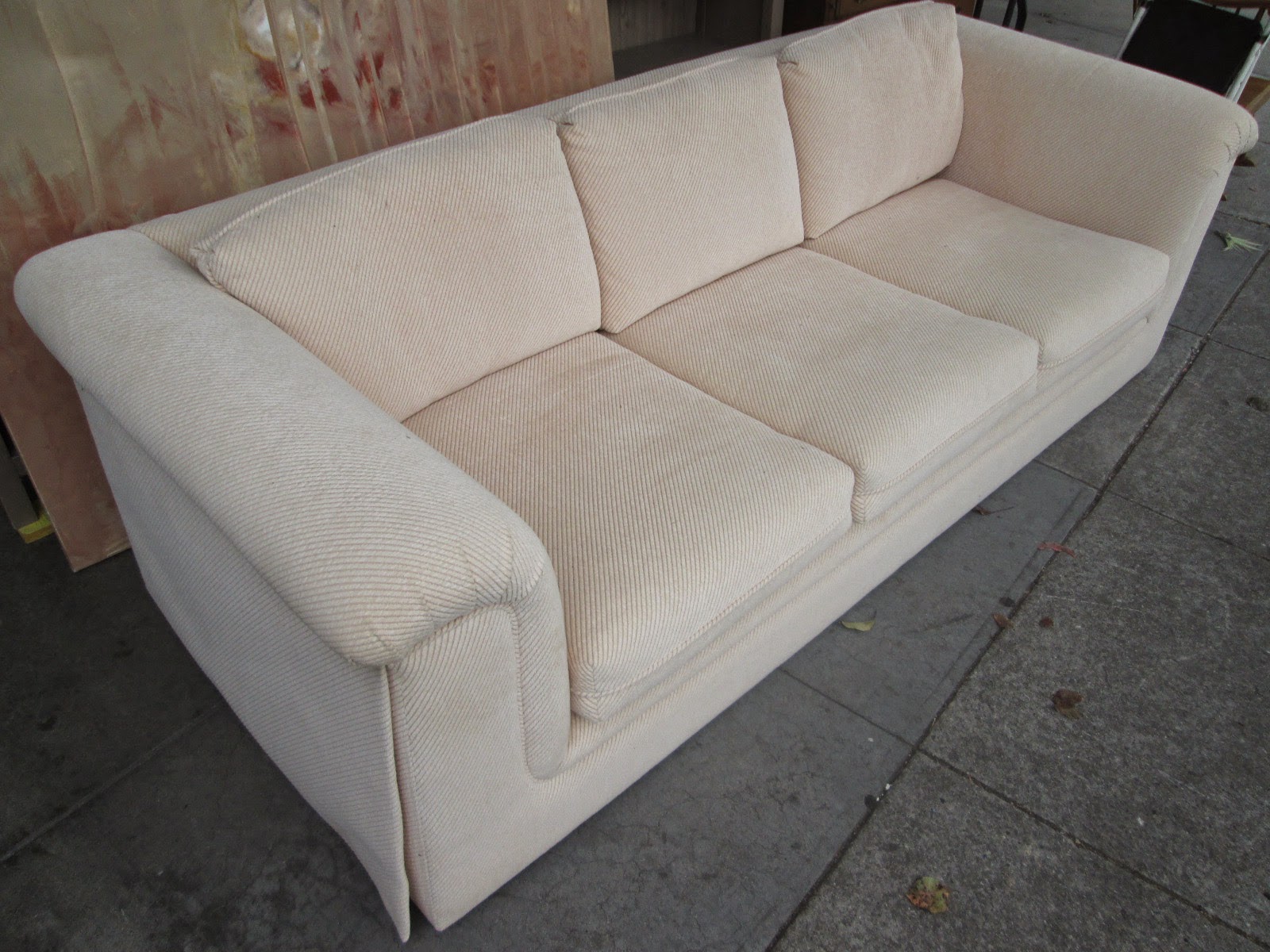 UHURU FURNITURE & COLLECTIBLES SOLD Winter Peach Sofa 245