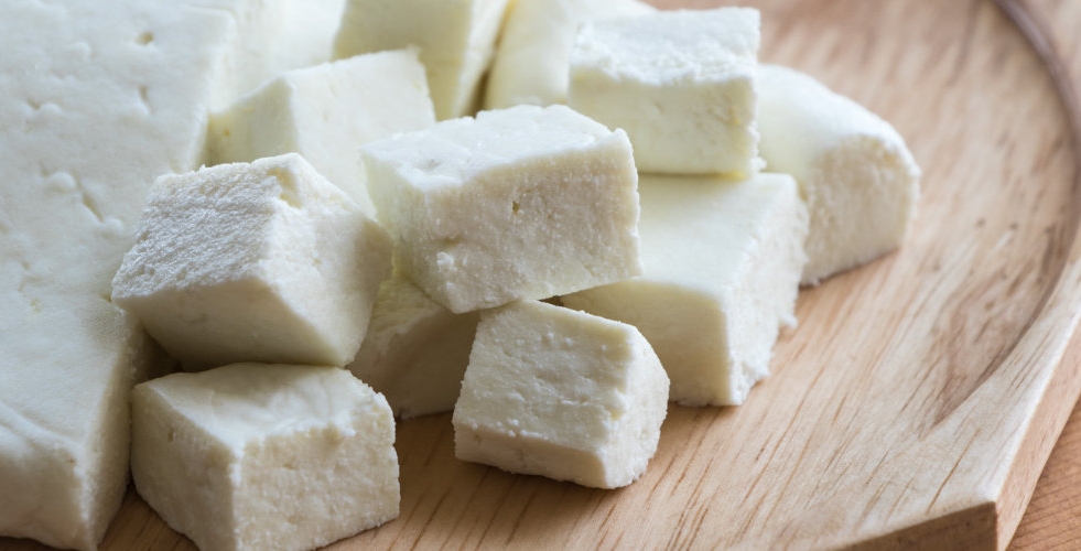 प्रेगनेंसी के दौरान पनीर खाना Eating cheese during pregnancy