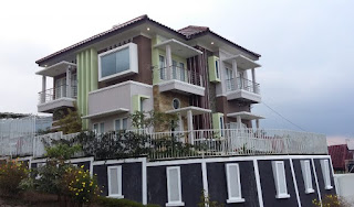 Villa Kolam Renang 4 Kamar Tidur Di Kota Batu Malang http://www.bookingvillabatumalang.com/2019/11/villa-kolam-renang-4-kamar-tidur-di.html