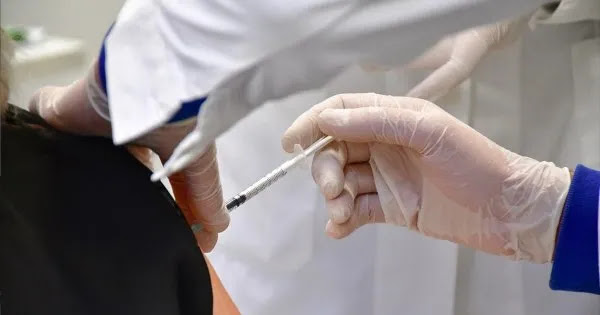 ΕΕ: Πάνω από 20.000 θάνατοι και 1,9 εκατ. παρενέργειες μετά από εμβολιασμό (κατά) του κορωνοϊού