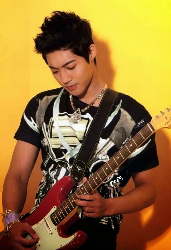 todays horoscope kim hyun joong