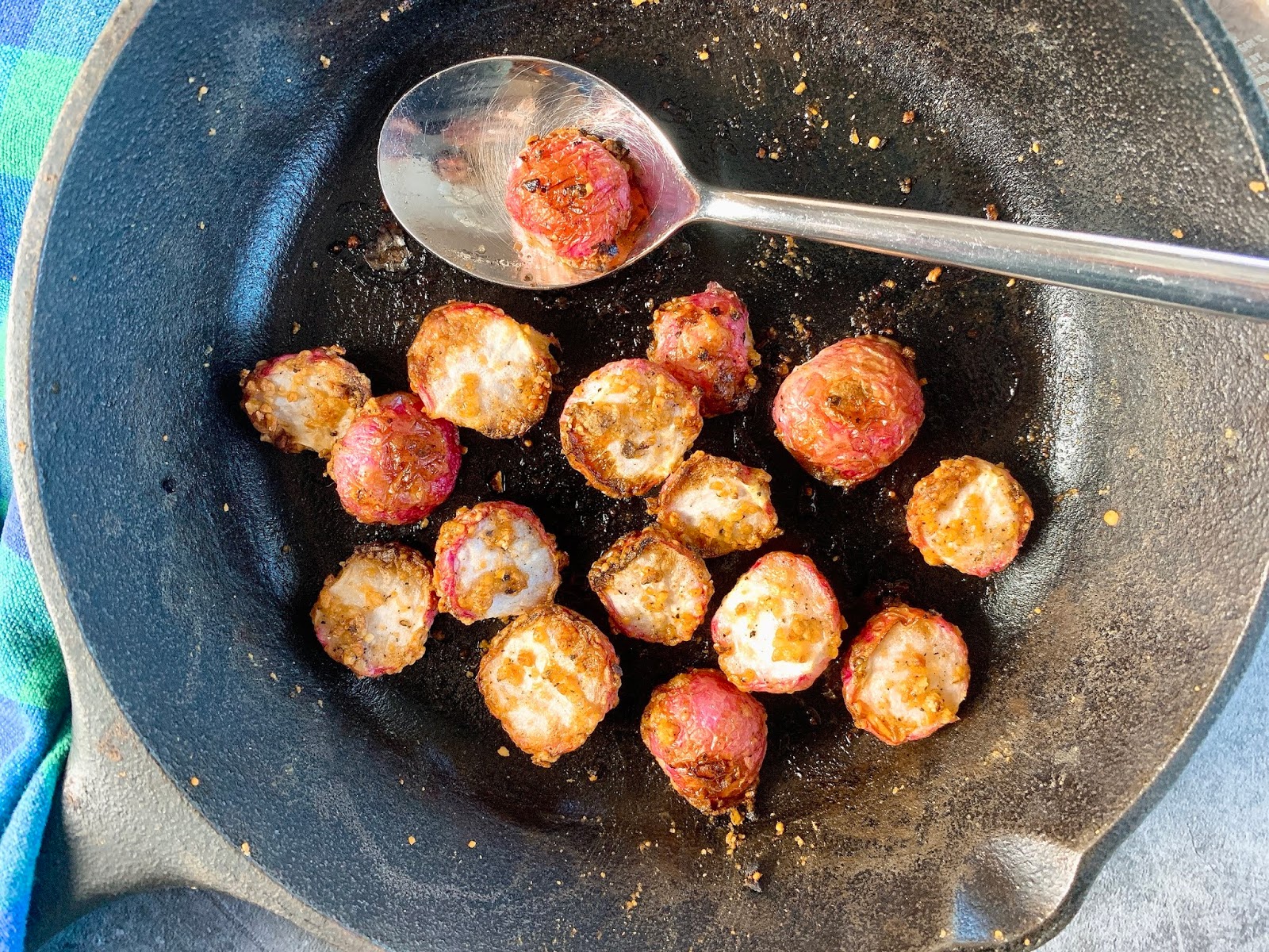 GarlicParmesan Roasted Radishes