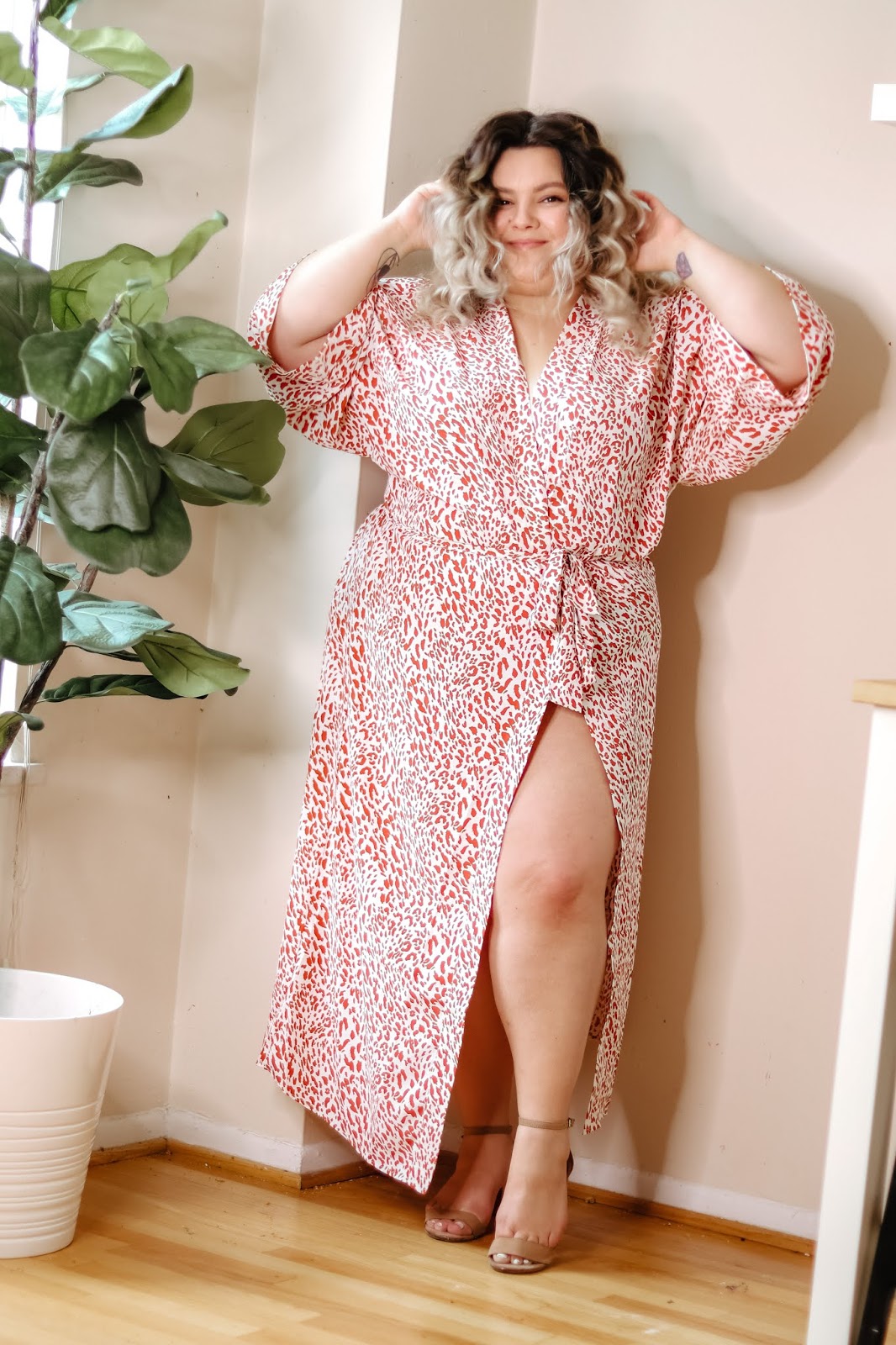 Chicago Plus Size Petite Fashion Blogger Natalie in the City reviews Forever 21's kimonos and talks about how to boost confidence.