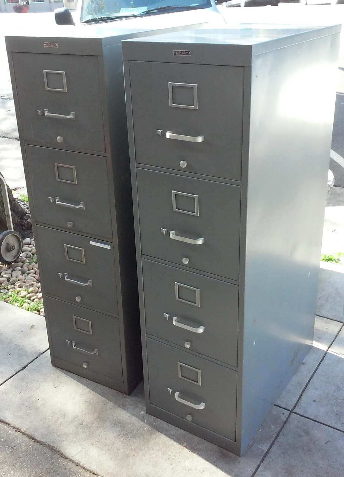 UHURU FURNITURE & COLLECTIBLES SOLD Holga De Lux File 15