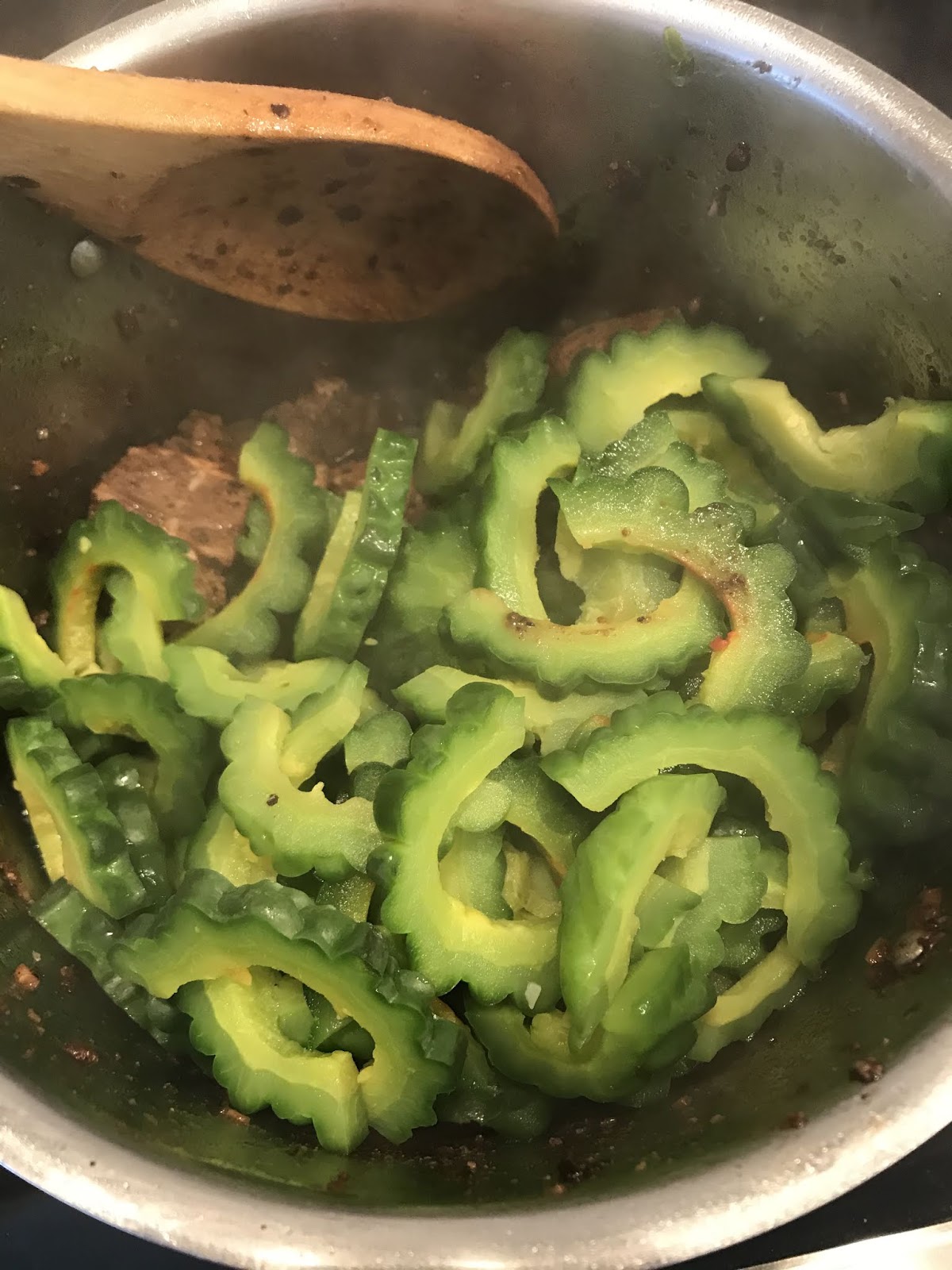 Once upon a cook: Stir fried Chinese Bitter Melon and Ribs 涼瓜炒排骨