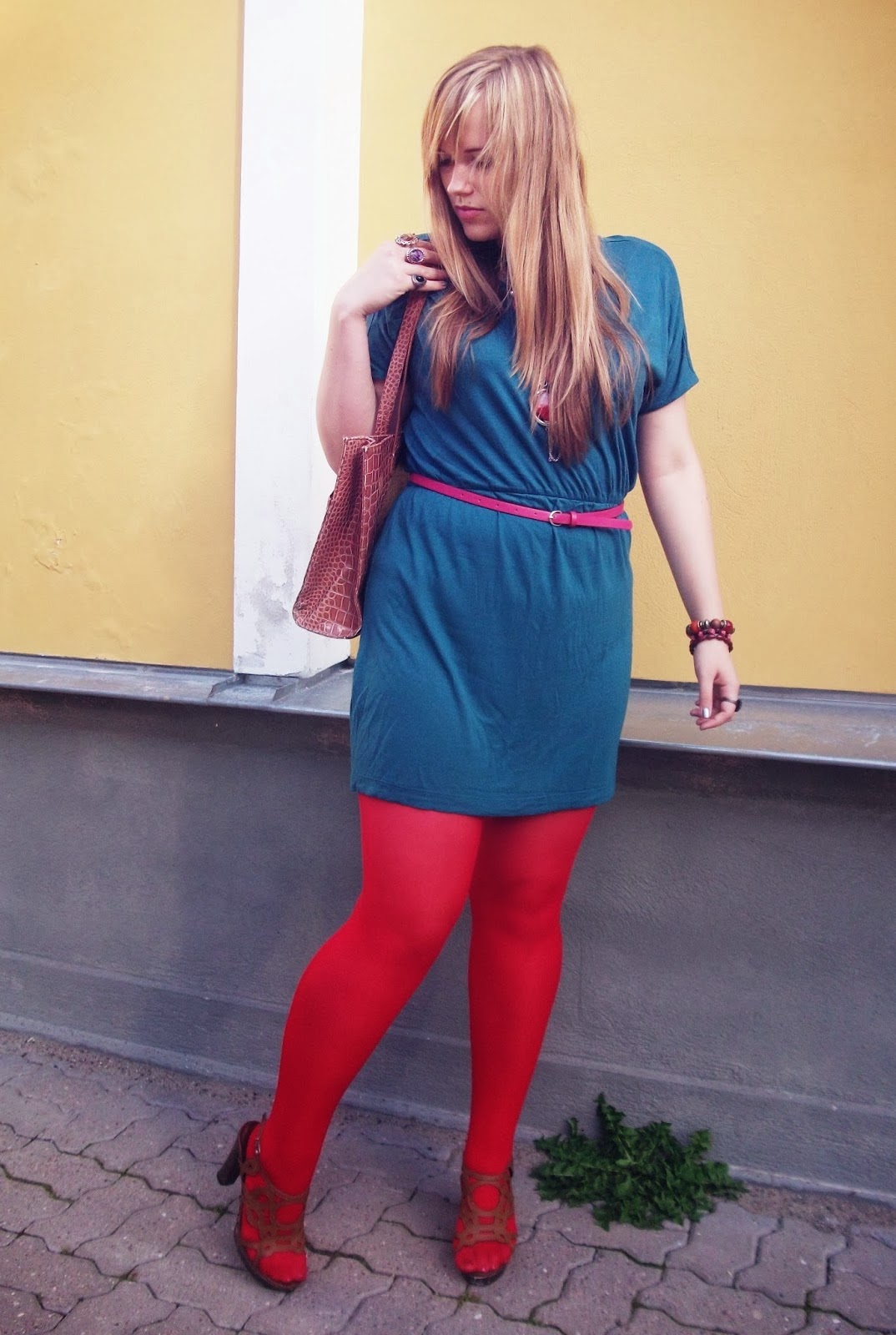 How To Wear Colored Tights Edition Fashionmylegs The Tights And