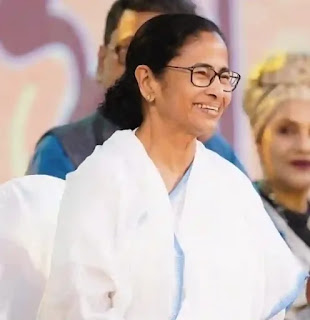 Mamata Banerjee Kobita Hamba (মমতা ব্যানার্জি কবিতা হাম্বা)