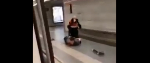 [ver video] Detenido por el vigilante de seguridad un turista por no llevar ningún tipo de protección contra el coronavirus y patinar con su monopatín por el andén de la estación de metro de Passeig de Gràcia de Barcelona 