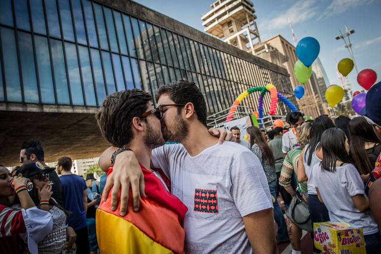 MAIOR PARADA LGBTQIA+ DO MUNDO ACONTECE EM SÃO PAULO DE FORMA VIRTUAL. CNI MAIOR PARADA LGBTQIA+ DO MUNDO ACONTECE EM SÃO PAULO DE FORMA VIRTUAL. CNI