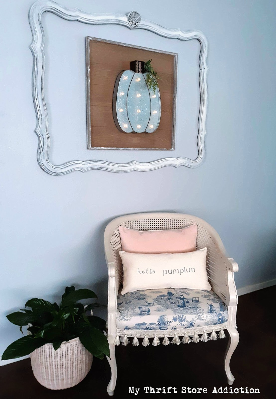 how to stencil a seasonal pillow