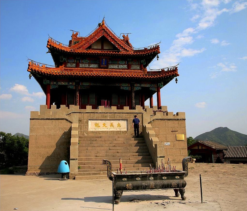 великие китайские сооружения. великая китайская стена синьцзян-уйгурский автономный район. великая китайская стена. китай стена. великая китайская стена цинхай.