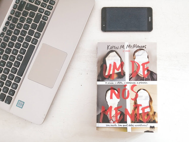 Um de nós mente, Karen M. McManns Um de nós mente, Karen M. McManns