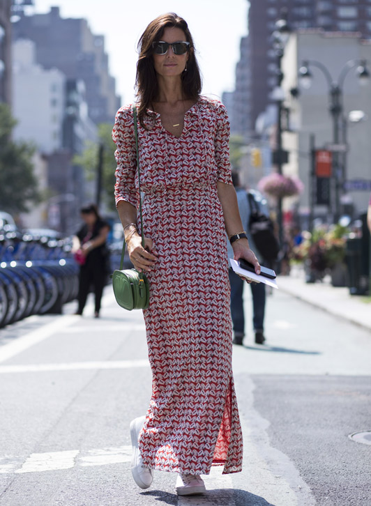 Long dress & sneakers / Maxi vestido y deportivas FRONT ROW