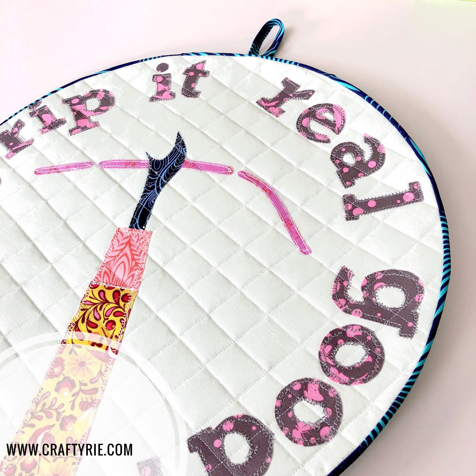 CraftyRie Rip it, rip it real good wall hanging