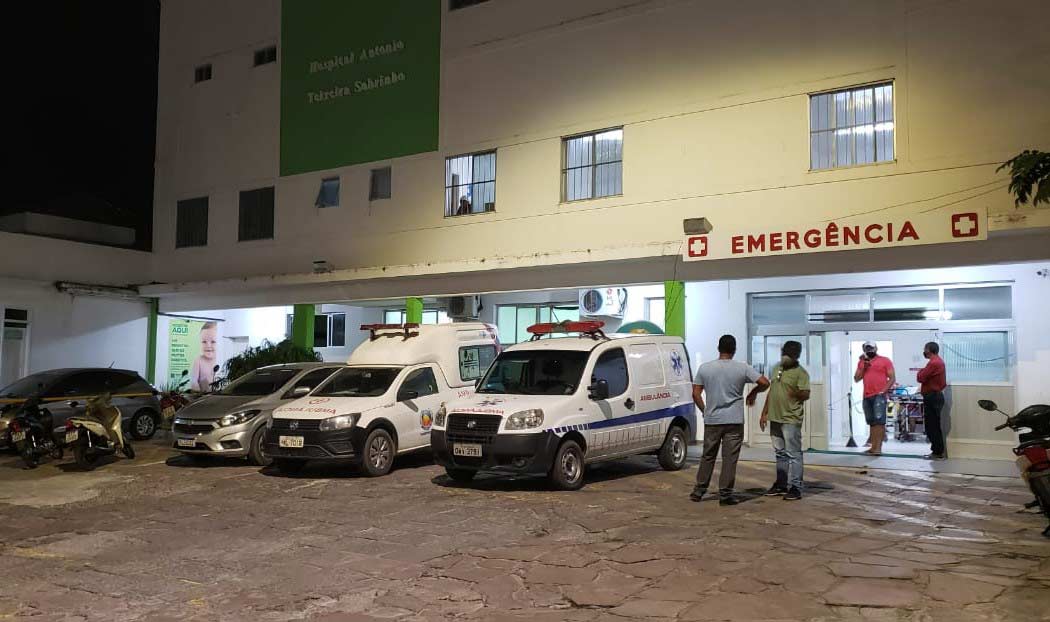 Jacobina: Colisão entre carro e moto deixa dois feridos na BR-324, região do Junco