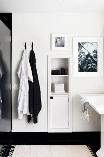 desain kamar mandi Kamar Mandi Minimalis Cantik Dengan Rak Tersembunyi