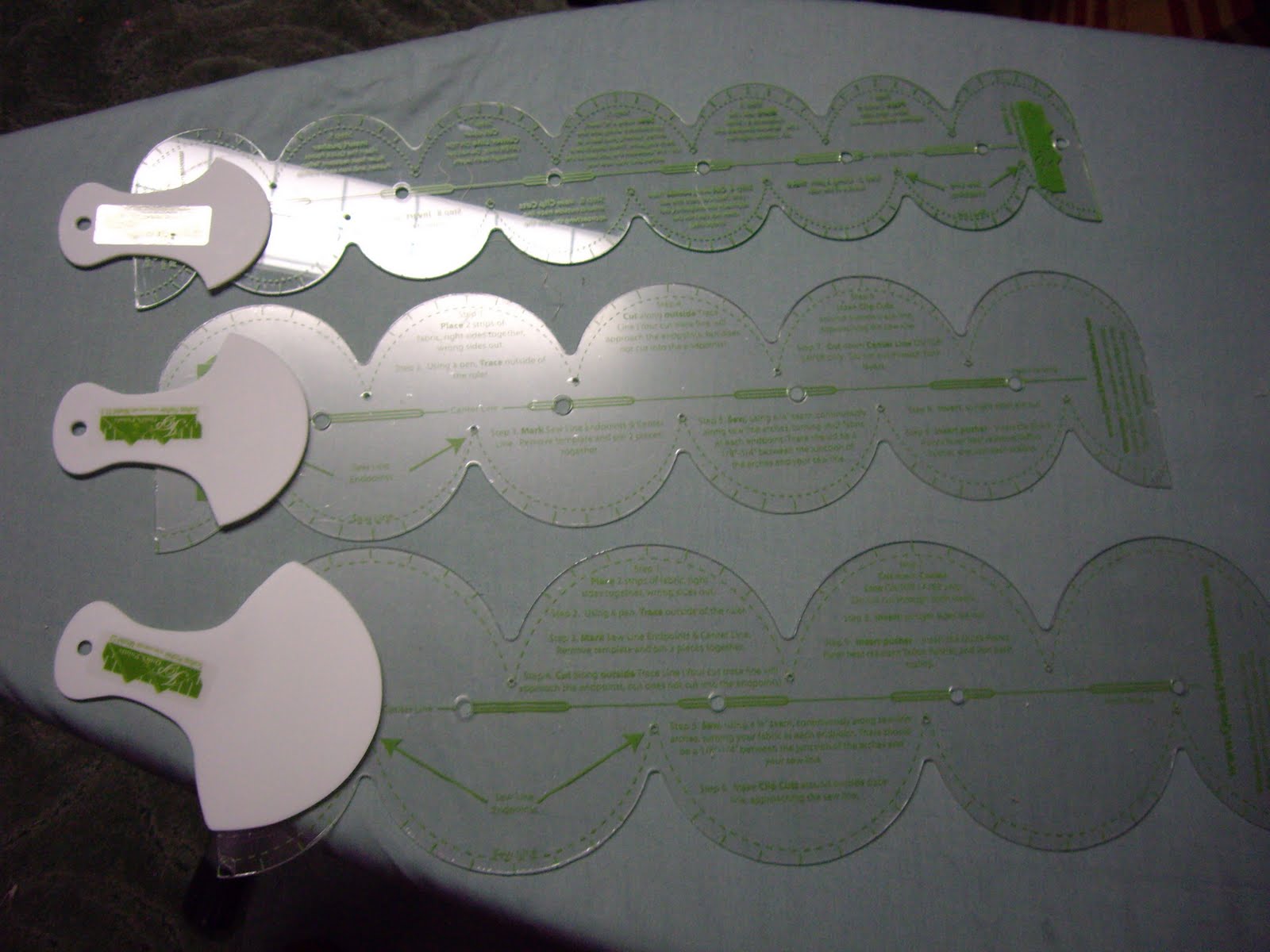 Material Girls Quilts Scalloped ruler tutorial