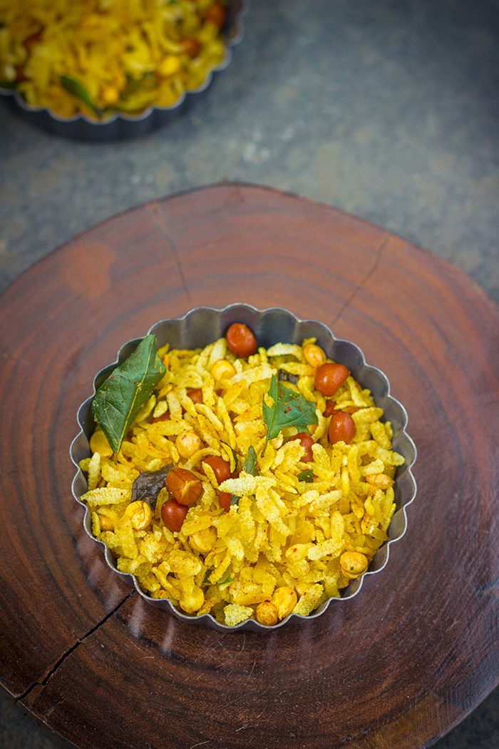 crispy fried avalakki, poha chivda