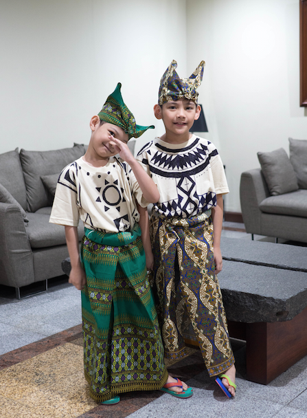 Topaz Horizon: Check Out The Buwan Ng Wika Visayan Costumes Of My Boys