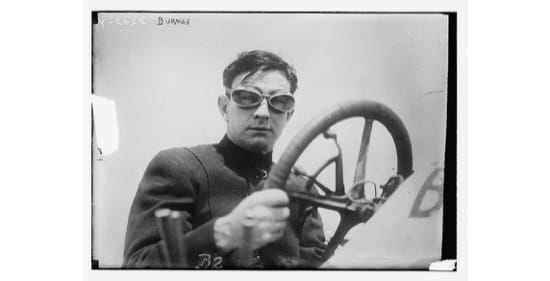 Bob Burman, piloto de carreras. En torno a 1910. Bob Burman, piloto de carreras. En torno a 1910.