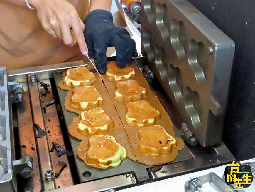 台南雞蛋糕/限量供應晚來吃不到/新鮮現打麵糊/獨家研發自製內餡/當日限定隱藏版口味/科學園區最愛下午茶點心