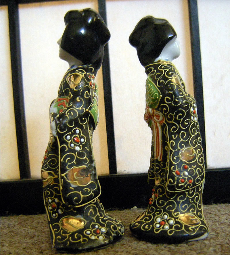 TT Hand Paint Made in Japan Takito Satsuma Style Moriage Geisha Figurines