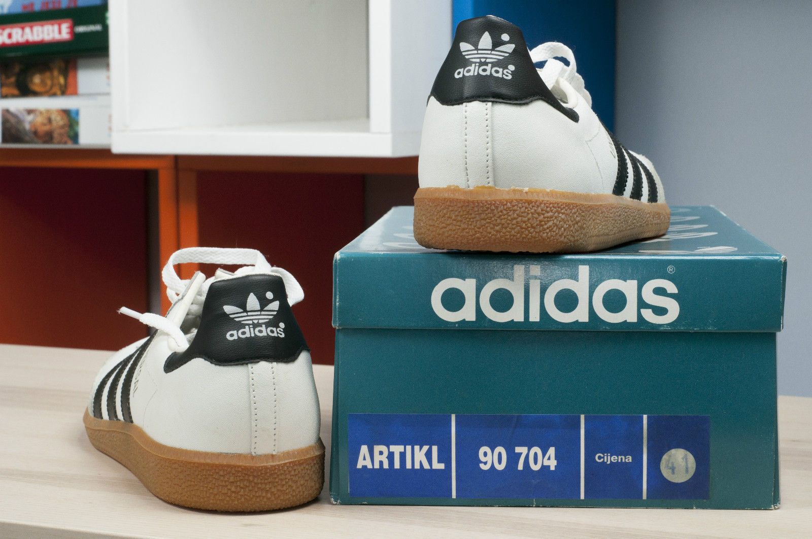 adidas universal black