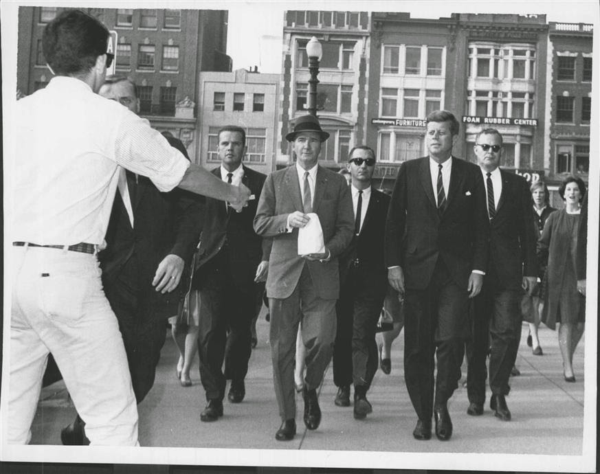 SA Paul Burns, SA Ron Pontius, Dave Powers, SA Richard Johsen, JFK, ASAIC Floyd Boring Oct 1963