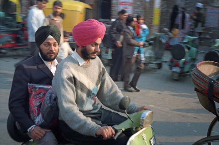 New Delhi, Connaught Place, © L Gigout, 1991