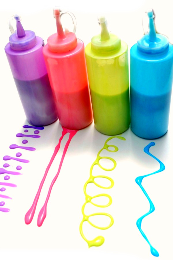 Make doodle paint for kids using only 2 ingredients!  This "drawing dough" is so easy to make, and kids are sure to have a blast! #doodleart #doodlepainting #doodlepaint #drawingdough #gluecrafts #gluepainting #gluepaint #glueartforkids #coloredglue #rainbowglue #homemadepaint #homemaepaintrecipe #growingajeweledrose