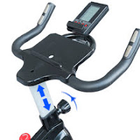spin bike with adjustable handlebars
