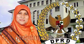 Ketua Komisi D DPRD Maluku Saadiah Uluputty menyebut Sumber Daya Manusia (SDM) di Provinsi Maluku harus bisa beradaptasi menghadapi Revolusi industri 4.0. Mengingat, dunia saat ini sedang memasuki era revolusi industri 4.0 atau dunia keempat. Hal ini ditandai dengan masifnya perkembangan teknologi informasi. Aspek digital telah menjadi basis dalam kehidupan manusia, proses bisnis pun kini dipercepat dengan sistem online.