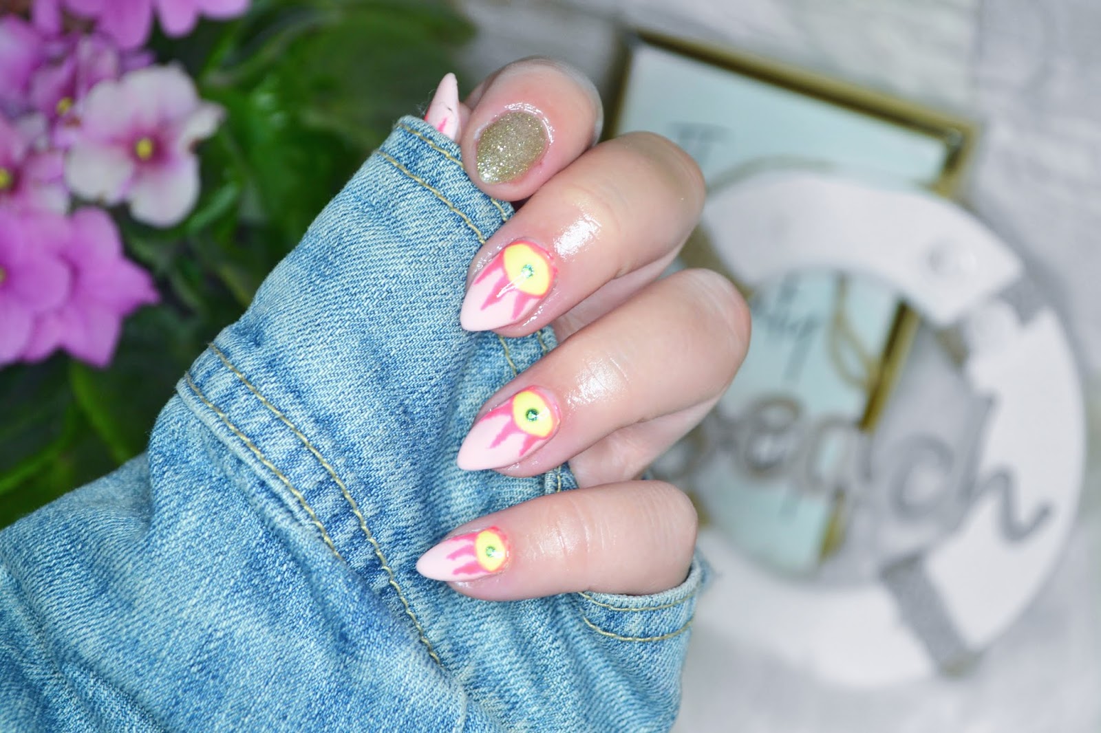 Zaczarowana Oczarowana Wakacyjne Paznokcie Z Neonami W Roli