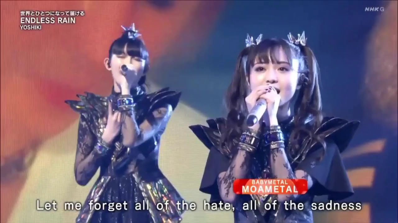 SU-METAL and MOAMETAL performing Endless Rain at 2020 Kohaku