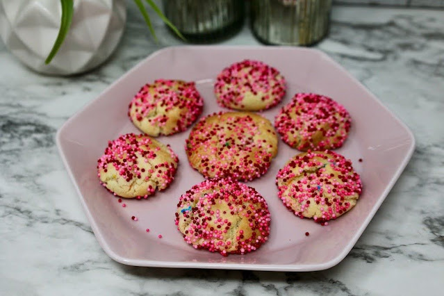 Funfetti Cheesecake Valentine’s Day Cookies