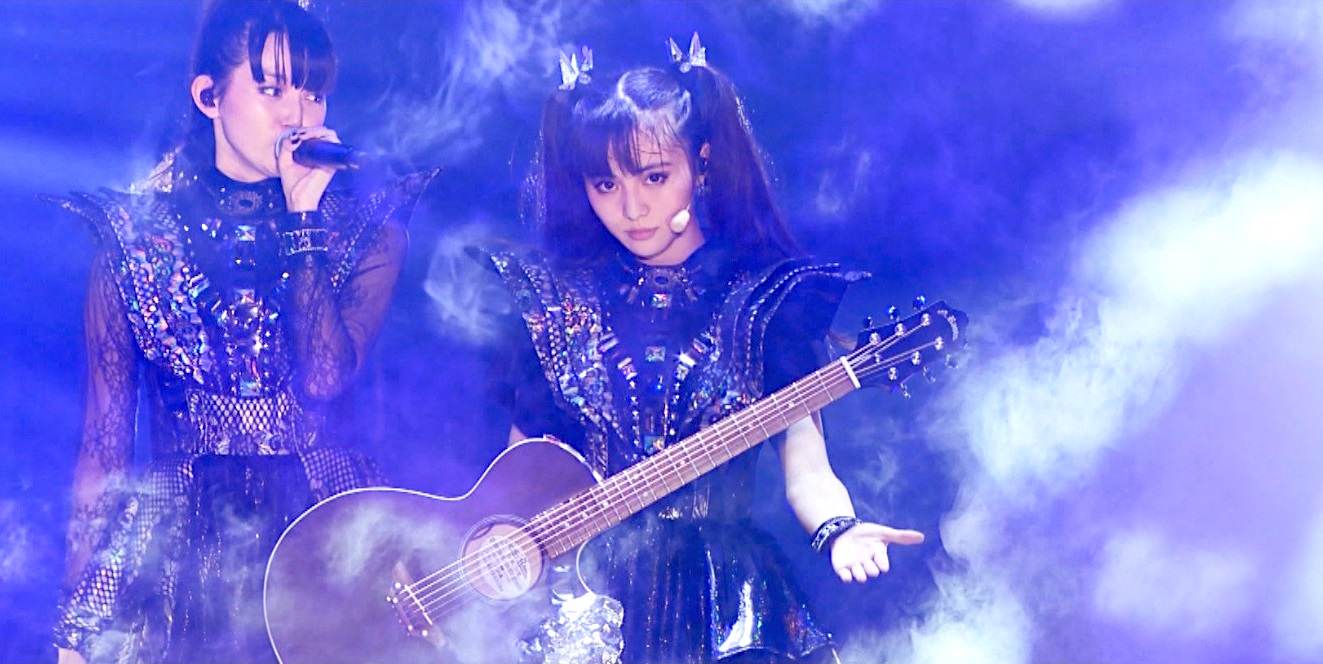SU-METAL and MOAMETAL performing Shine at Legend M
