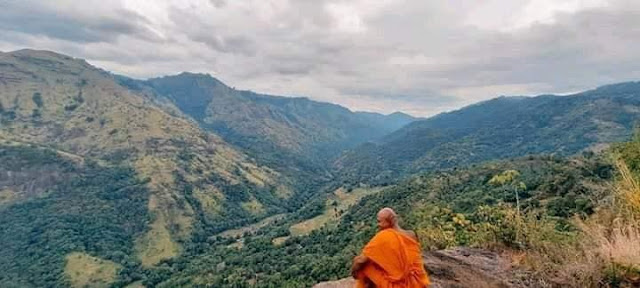 සිත් සුවපත් වෙන - කහටරුප්ප ගලේ පන්සල බදුල්ල ♥️☸️ (Kahataruppa Gale Pansala) - Your Choice Way