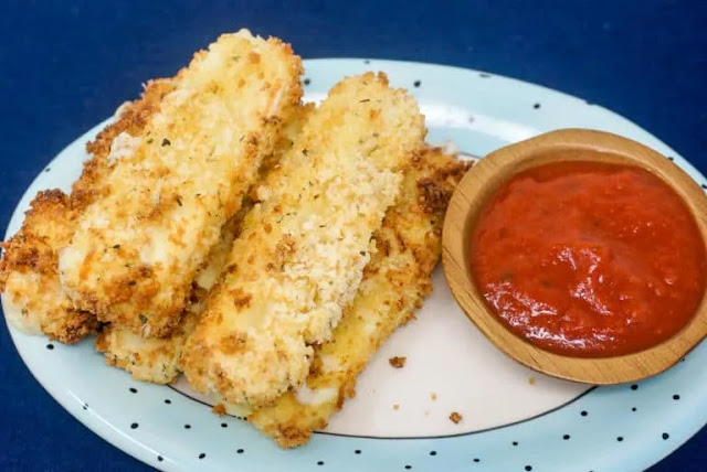 Air Fryer Mozzarella Sticks