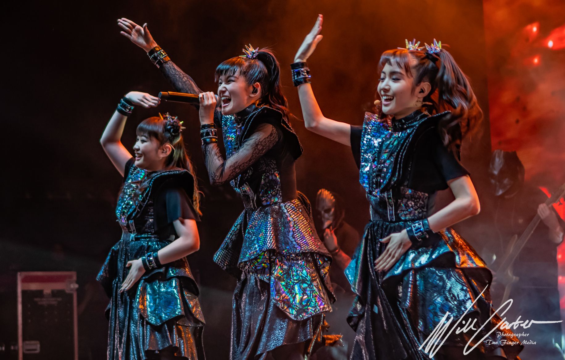 BABYMETAL performing DA DA DANCE