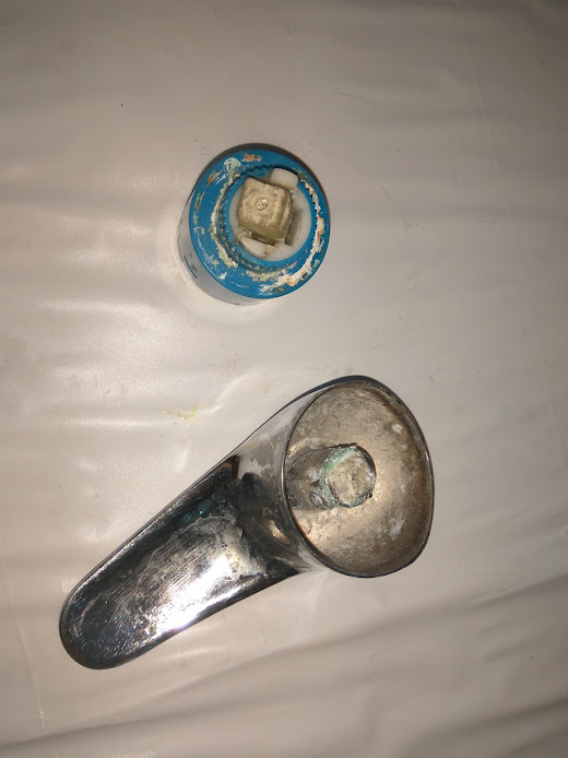 花蓮國富二十五街住戶 浴室水龍頭把手斷掉檢測修理維修 發現世界之旅hualien English Japanese Tour Guide With Driver 花蓮小亞英日語導遊花蓮日本語添乗員てんじょういん ガイド ツアーコンダクター