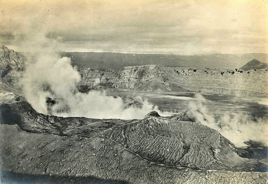A bird's-eye view of the central cone and a part of the floor of the crater as seen from the eastern rim. Image credit: University of Michigan Digital Collections. A bird's-eye view of the central cone and a part of the floor of the crater as seen from the eastern rim. Image credit: University of Michigan Digital Collections.