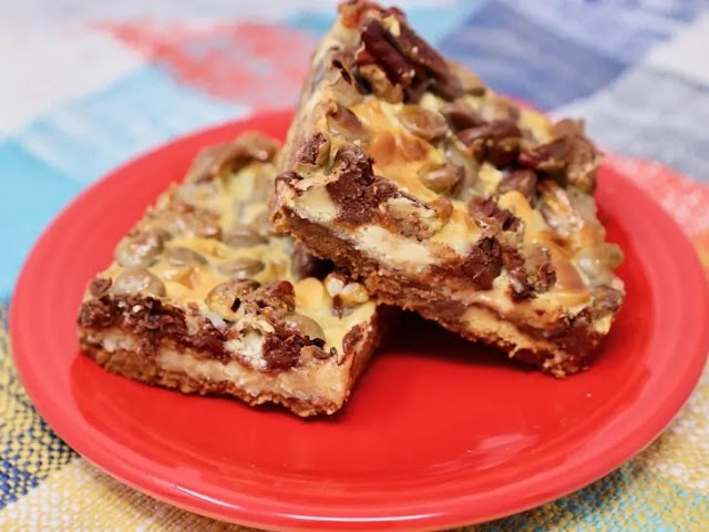 Fudge Stripe Cookie Bars