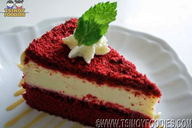 red velvet cheesecake