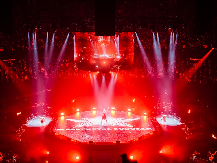 BABYMETAL performing Ijime Dame Zettai at 2021 Budokan