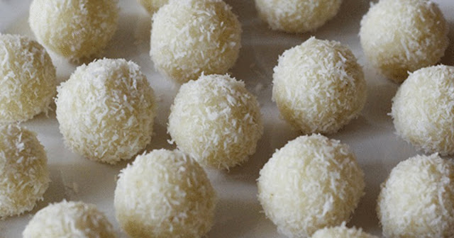 පොල් ලඩ්ඩු හදමු (Coconut Laddu Hadamu) - Your Choice Way