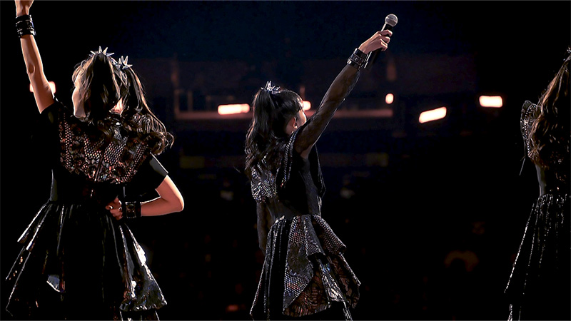 BABYMETAL greeting the crowd at The Forum