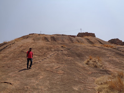 The alternative route from nijagal summit which takes you to the ruined shiva temple