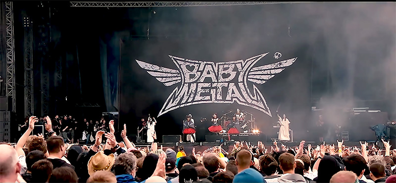 BABYMETAL winning over the crowd at UK Sonisphere