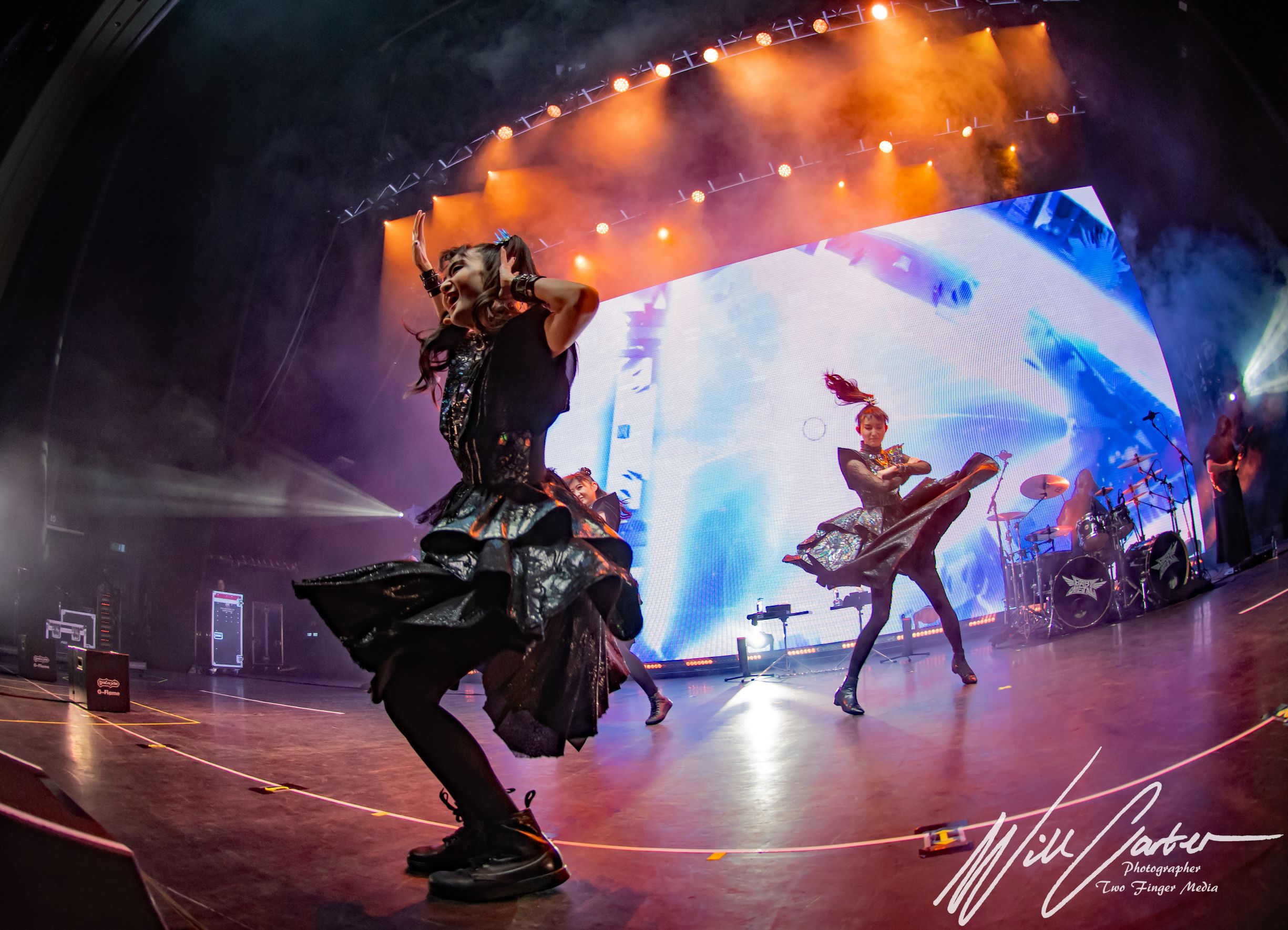 BABYMETAL performing DA DA DANCE